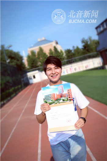 明日之子钟易轩、少年李世民刘泽宇、世锦赛冠军叶锦夫入学 梦工厂又添新虎将——北京现代音乐研修学院2018新生报到持续火爆 明天学院